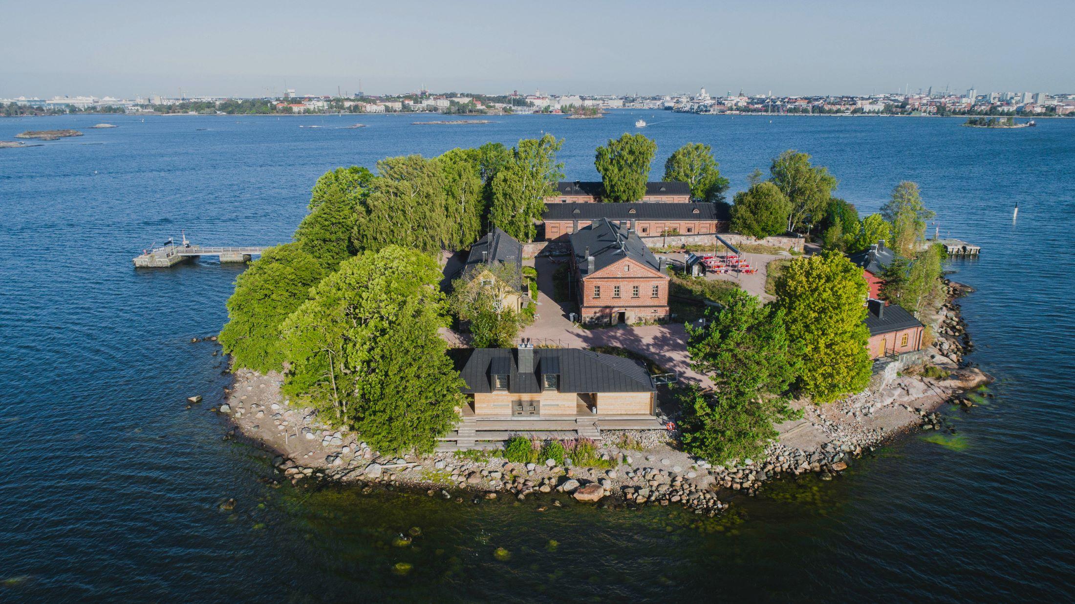 Lonna_Island.jpg#asset:7909