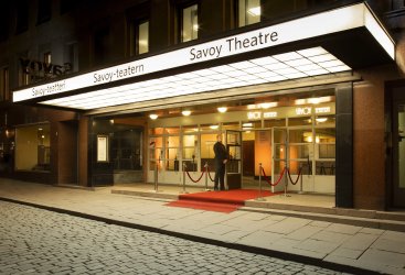 Savoy-teatteri on sinun valintasi, kun haluat nauttia laadukkaasta taiteesta ja viihteestä upeissa art deco –henkisissä puitteissa.